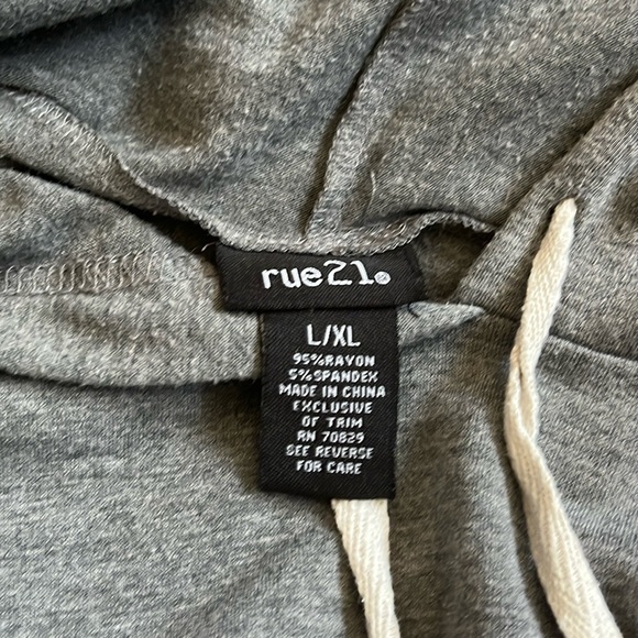 classic drawstring hoodie - Picture 2 of 6